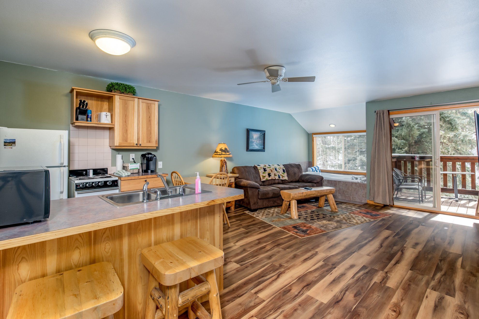Riverview Suite (3-Story)