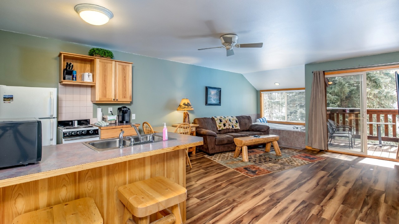 Riverview Suite 3-Story