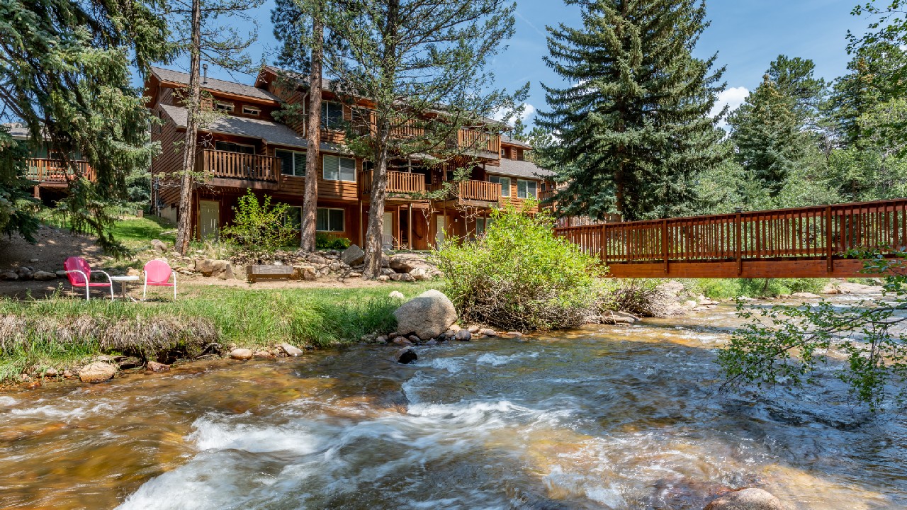 Exterior view of the Stonebrook Riverview Suite